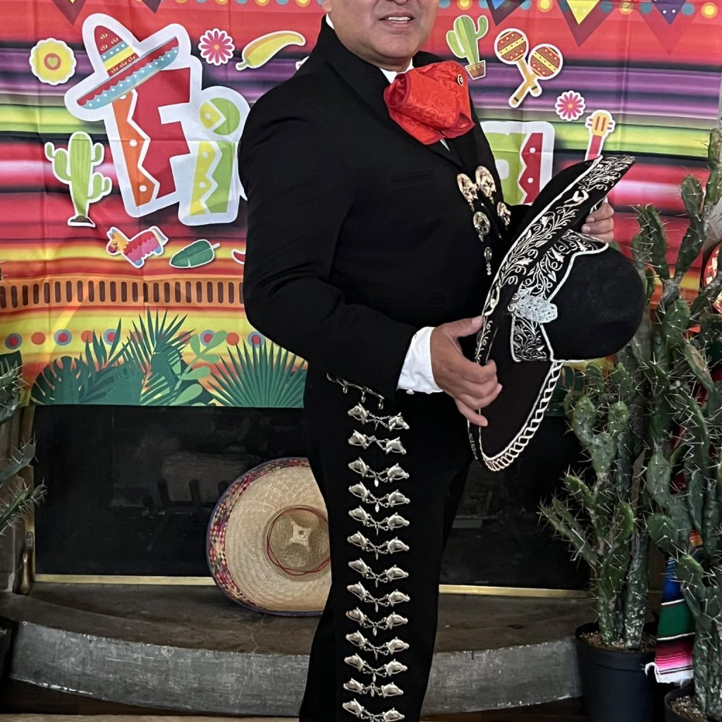 julio-cesar-la-voz-mariachi-de-chicago-10